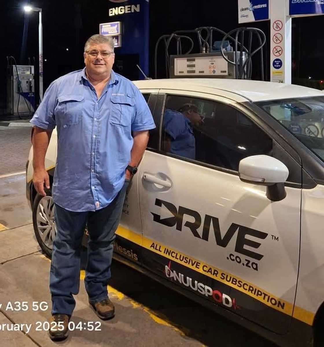 Others pleased with the owner to use a safer car next time transporting lions Others pleased with the owner to use a safer car next time transporting lions