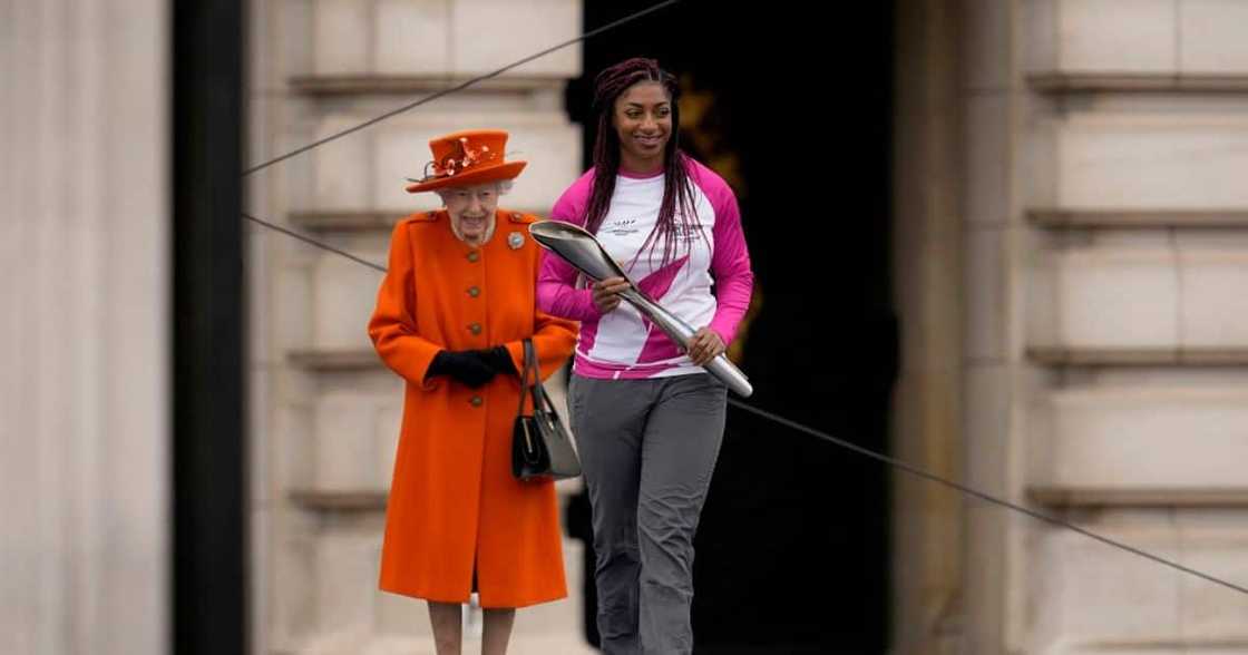 Kadeena Cox together with Queen Elizabeth Kadeena Cox together with Queen Elizabeth