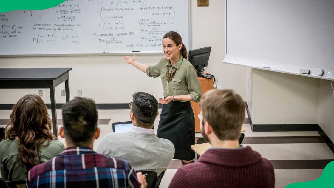 How much are lecturers paid in South Africa? How much are lecturers paid in South Africa?