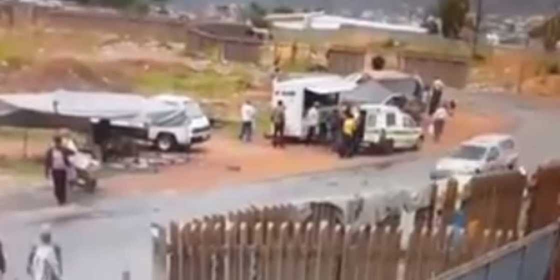 "This Country Is a Joke": SA Reacts to Clip of Cops Getting Robbed of Guns in Tembisa "This Country Is a Joke": SA Reacts to Clip of Cops Getting Robbed of Guns in Tembisa