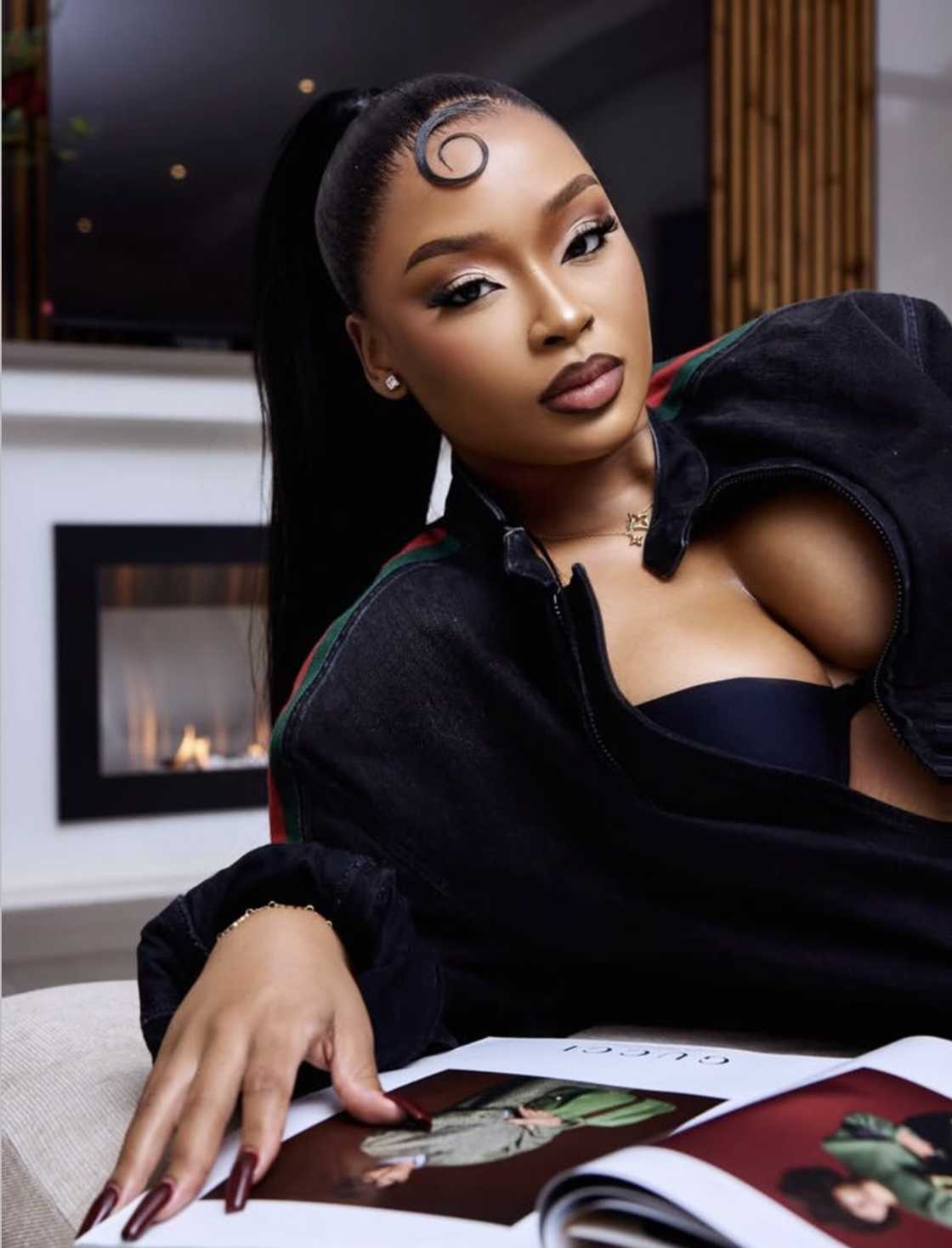 Cyan Boujee flaunted a fake R1,600 LV bag.
