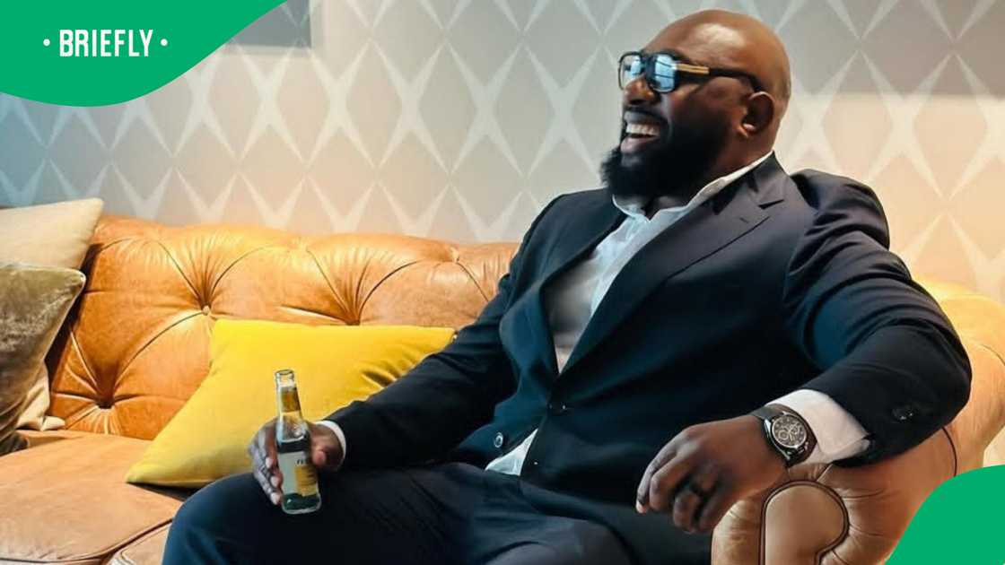 The stylish, open-plan living area reflects Tendai Mtawarira's refined taste The stylish, open-plan living area reflects Tendai Mtawarira's refined taste