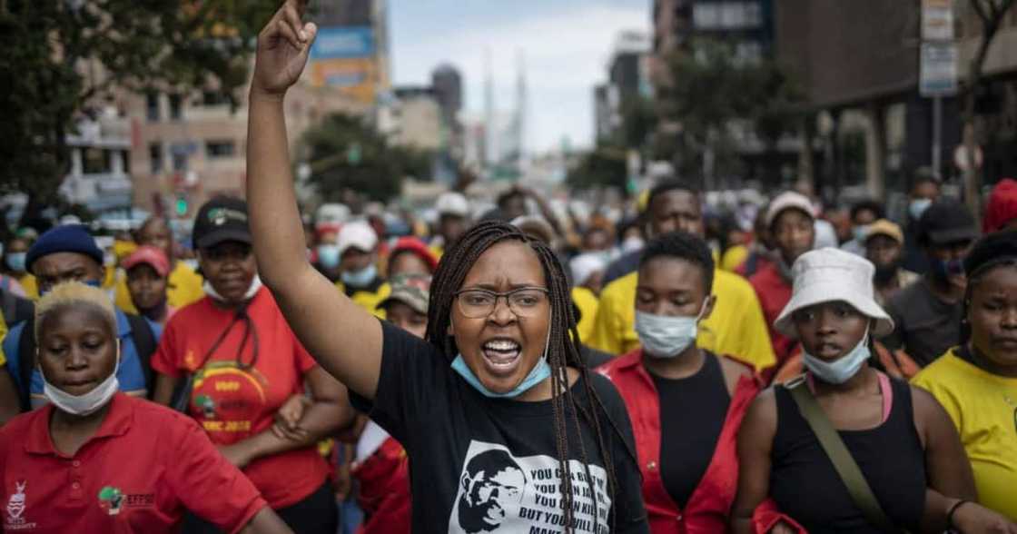Cosas Wants JSE to”Share the Wealth”, Demands R10 Bn for Poor University Students Cosas Wants JSE to”Share the Wealth”, Demands R10 Bn for Poor University Students