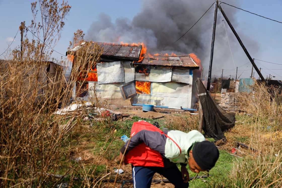 Almost 50 shacks were burned in the Western Cape Almost 50 shacks were burned in the Western Cape