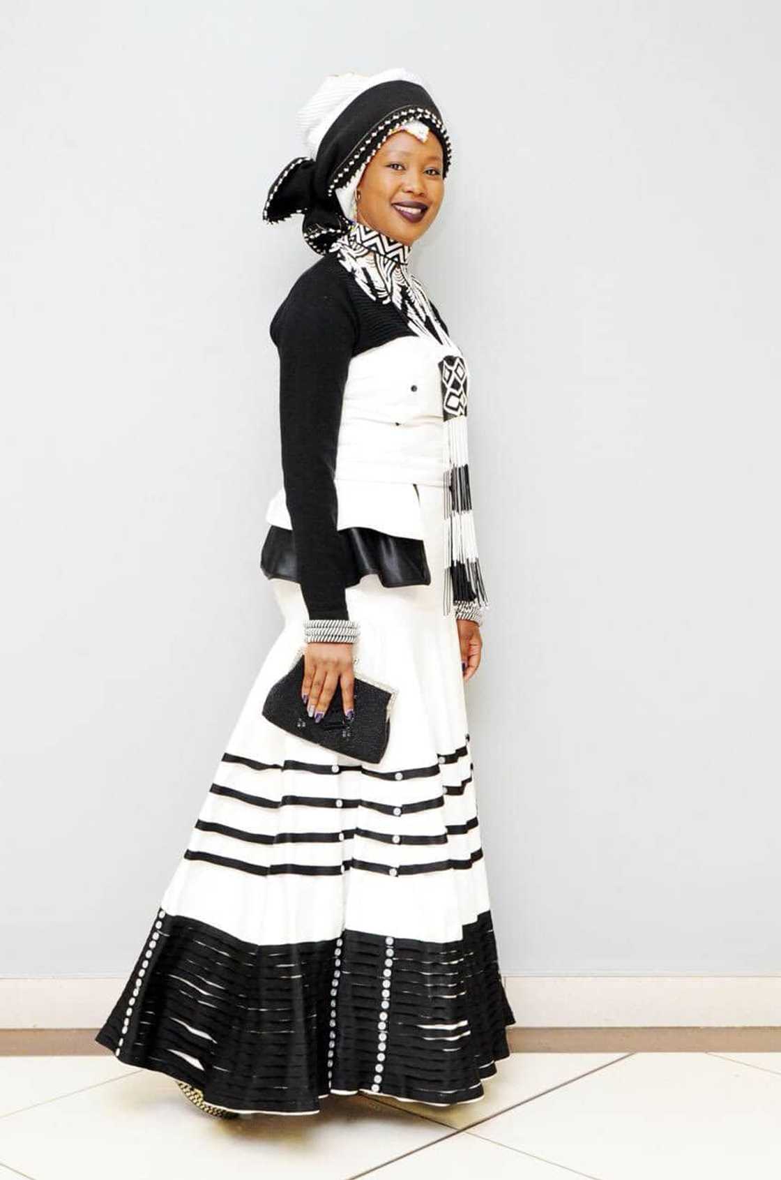 Stella Ndabeni-Abrahams age, husband, wedding, qualifications, party, burning house and contact detail Stella Ndabeni-Abrahams age, husband, wedding, qualifications, party, burning house and contact detail