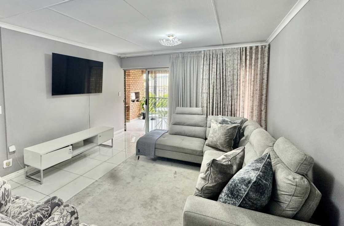 Townhouse in Faerie Glen Townhouse in Faerie Glen