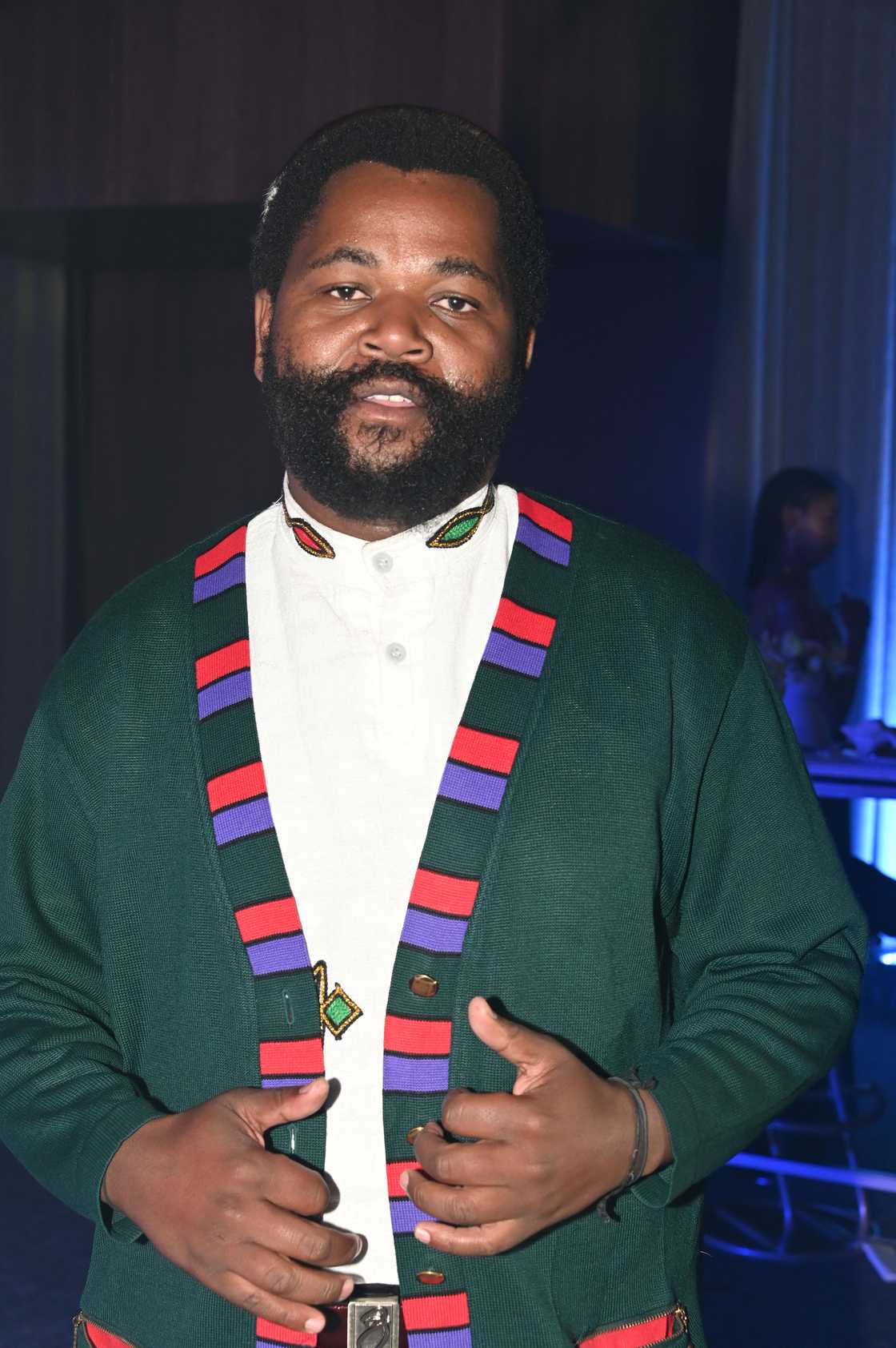 Sjava gets ready to perform for lovers.