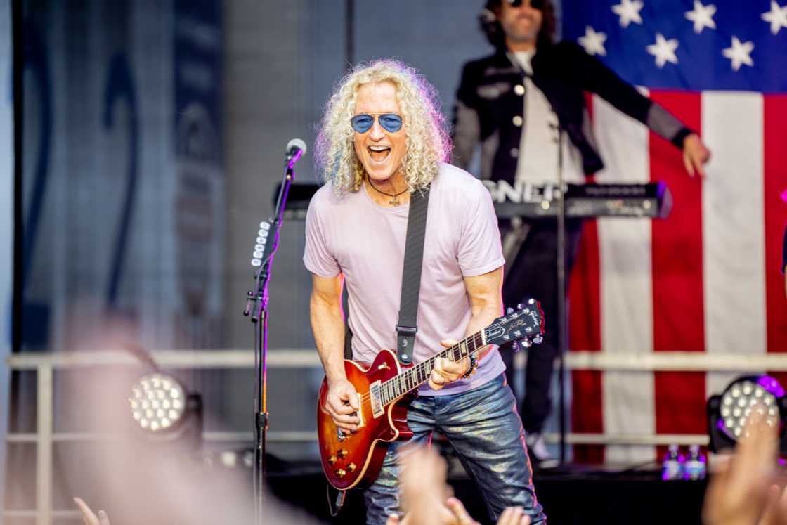 Guitarist Bruce Watson Guitarist Bruce Watson