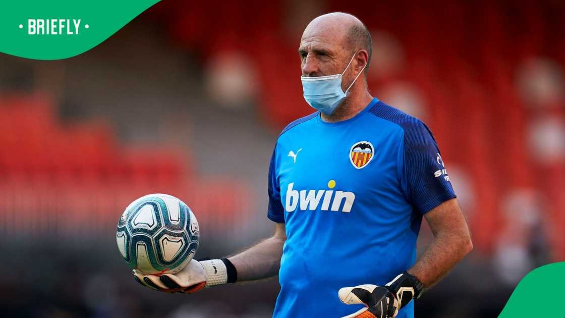 Liverpool, Jose Manuel Ochotorena, Valencia CF