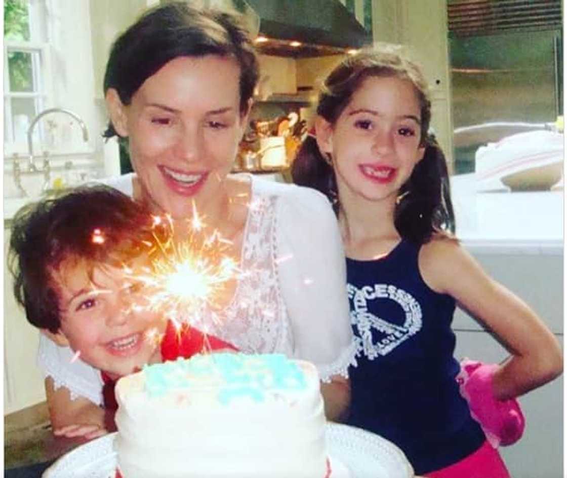 Embeth Davidtz kids Embeth Davidtz kids