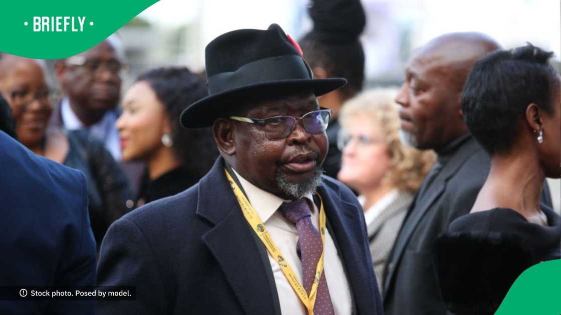 Minister of Finance Enoch Godongwana said in his Mid-Term Budget Policy Speech that money is set aside for senior government officials to retire early Minister of Finance Enoch Godongwana said in his Mid-Term Budget Policy Speech that money is set aside for senior government officials to retire early