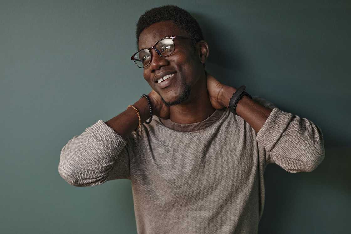 Social media users were shocked to see a man take food out of a little boy's mouth Social media users were shocked to see a man take food out of a little boy's mouth