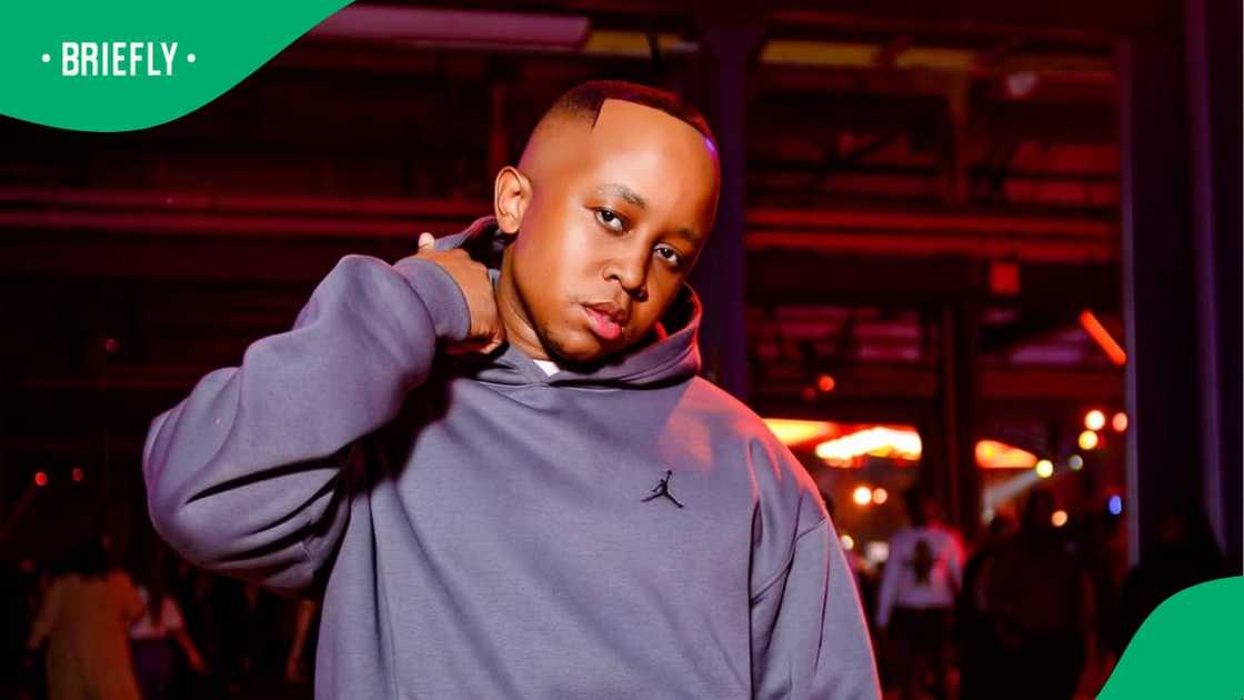 Online users connect the image to ongoing co-parenting tensions with Ntando Duma. Online users connect the image to ongoing co-parenting tensions with Ntando Duma.