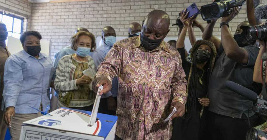 President, Cyril Ramaphosa, Vote, Hitekani Primary School, Chiawelo, Soweto, IEC, Station, Crowd, Voting day, Hostile, Triumph, Gauteng, Metros, Municipalities, Service delivery