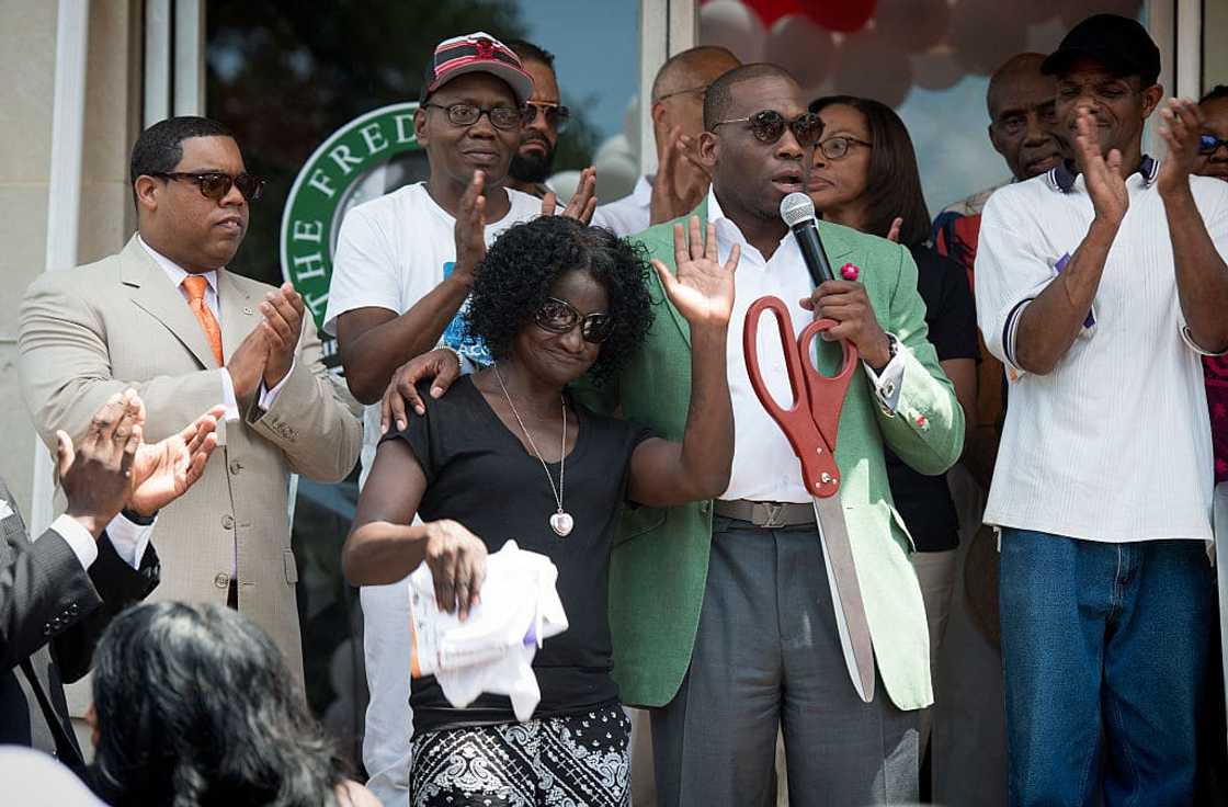 Pastor Jamal Bryant Pastor Jamal Bryant
