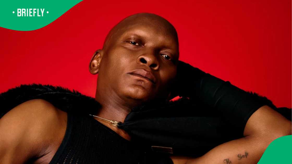 Fans said Warren Masemola's effortless swagger stole the spotlight during the fun challenge. Fans said Warren Masemola's effortless swagger stole the spotlight during the fun challenge.