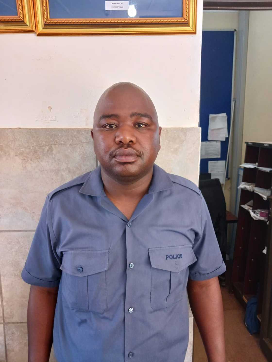Hawks arrest hitman after KZN police sergeant's arrest for allegedly ordering his fiancé killed Hawks arrest hitman after KZN police sergeant's arrest for allegedly ordering his fiancé killed
