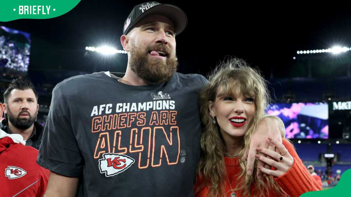 What is being clingy in a relationship? What is being clingy in a relationship?