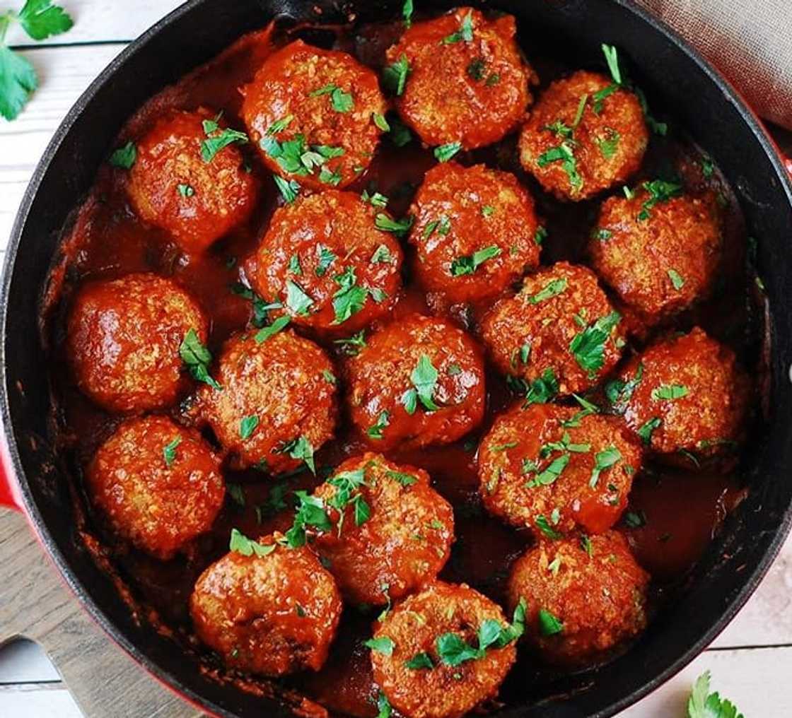 cloudy with a chance of meatballs cloudy with a chance of meatballs