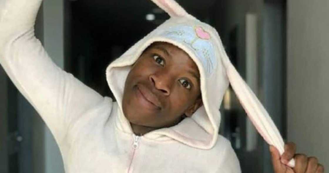 Big Xhosa Drags Ambitiouz Entertainment, Tells Record Label to Focus on Kid Tini Big Xhosa Drags Ambitiouz Entertainment, Tells Record Label to Focus on Kid Tini