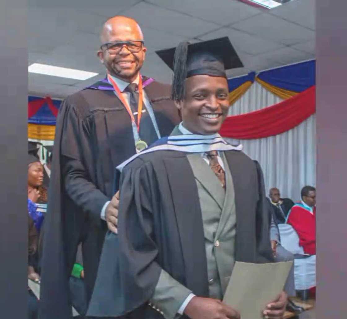 Social media users praised a man for changing his life after many years of being an addict Social media users praised a man for changing his life after many years of being an addict