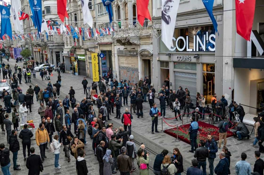 Istiklal Avenue reopened early Monday to pedestrian traffic Istiklal Avenue reopened early Monday to pedestrian traffic