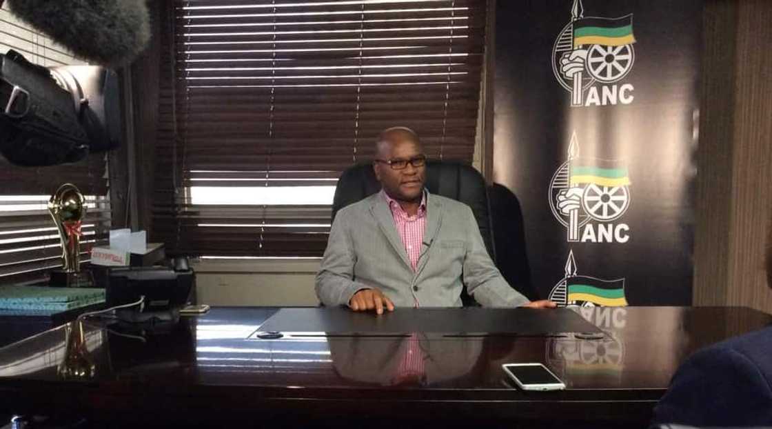 Nathi Mthethwa age, wife, wedding, parents, education, state capture, house and contact details Nathi Mthethwa age, wife, wedding, parents, education, state capture, house and contact details