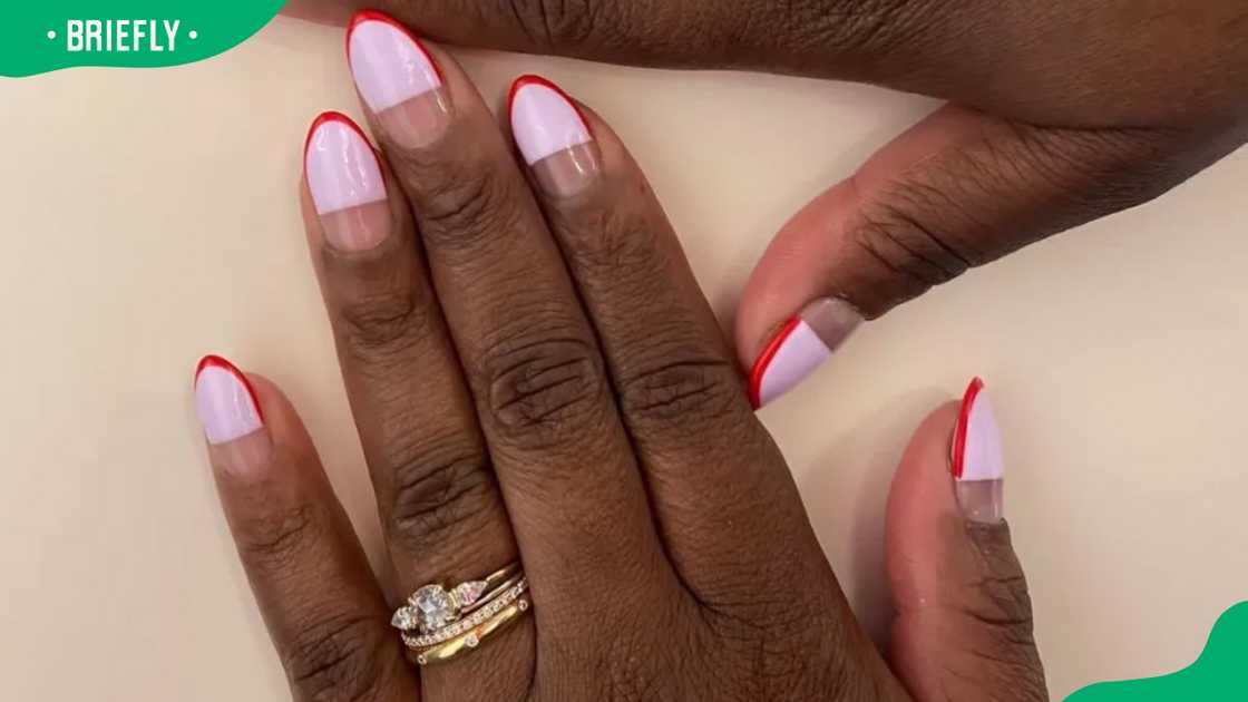 Pink ombré almond nail design Pink ombré almond nail design