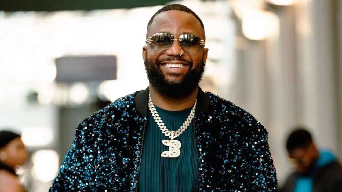 Cassper has hinted that Thobeka Majozi is keeping his son away from him. Cassper has hinted that Thobeka Majozi is keeping his son away from him.