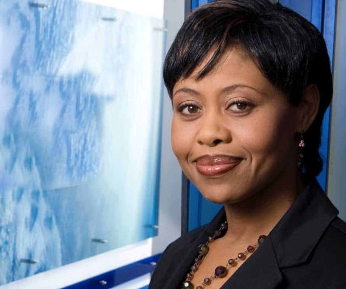 Redi Tlhabi age, children, spouse, qualifications, 702, books, Instagram and net worth Redi Tlhabi age, children, spouse, qualifications, 702, books, Instagram and net worth