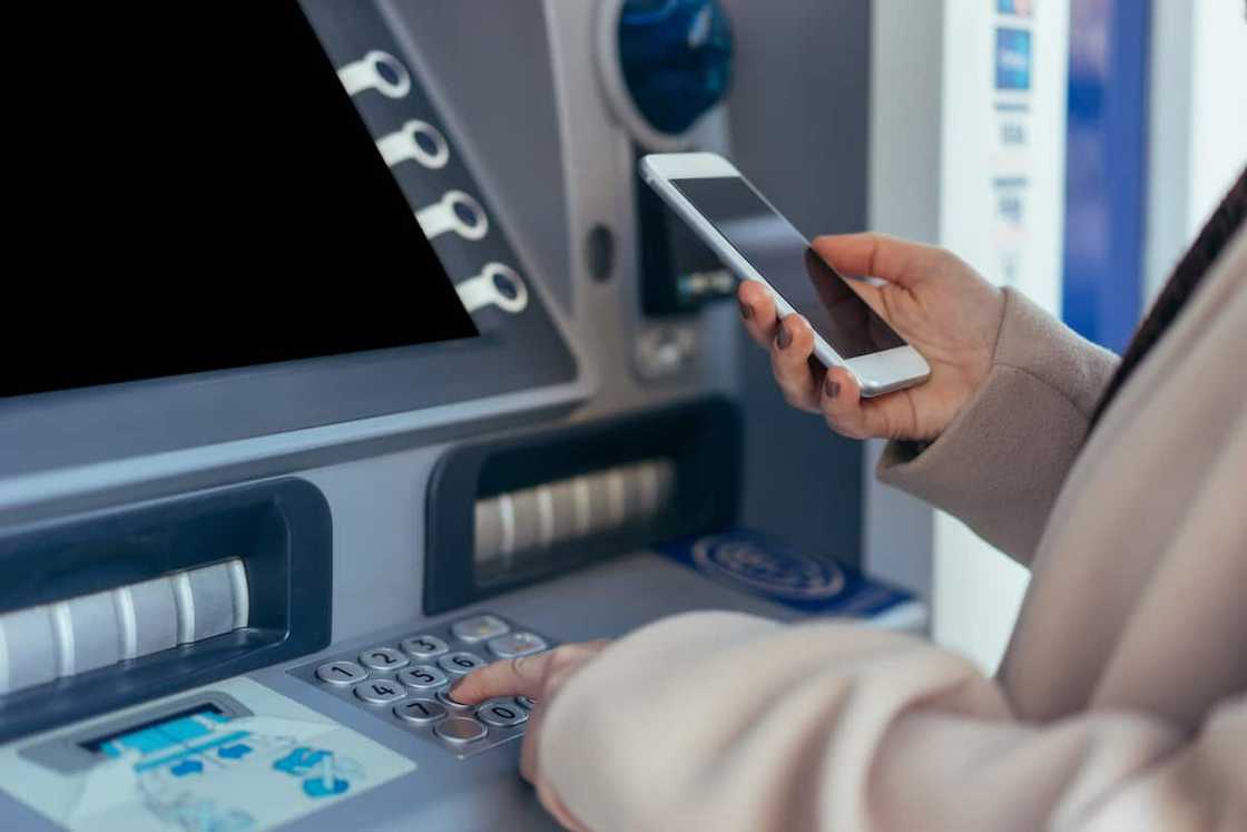 How much does Absa charge for cash withdrawals? How much does Absa charge for cash withdrawals?