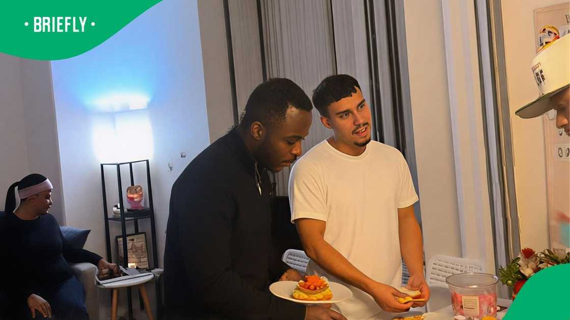 South African feeds Anericans