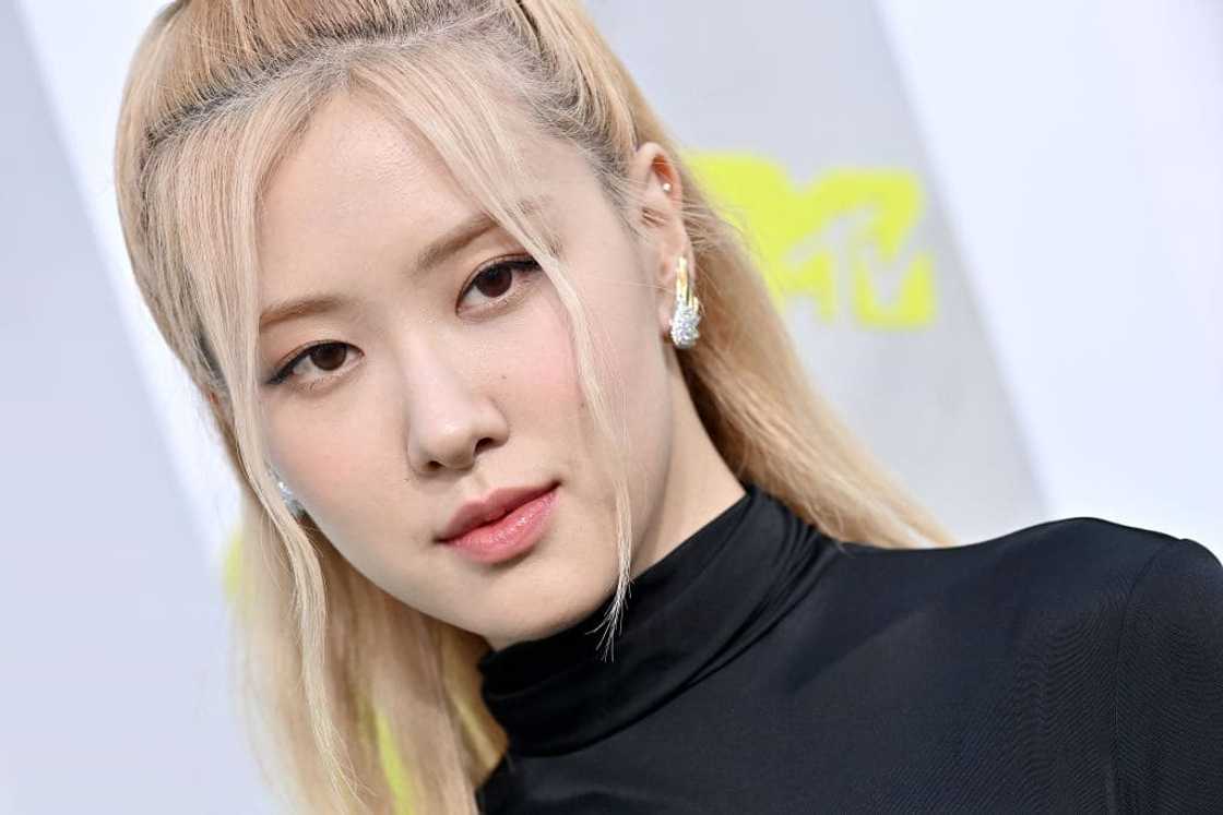 Rosé attends the 2022 MTV Video Music Awards at Prudential Center Rosé attends the 2022 MTV Video Music Awards at Prudential Center