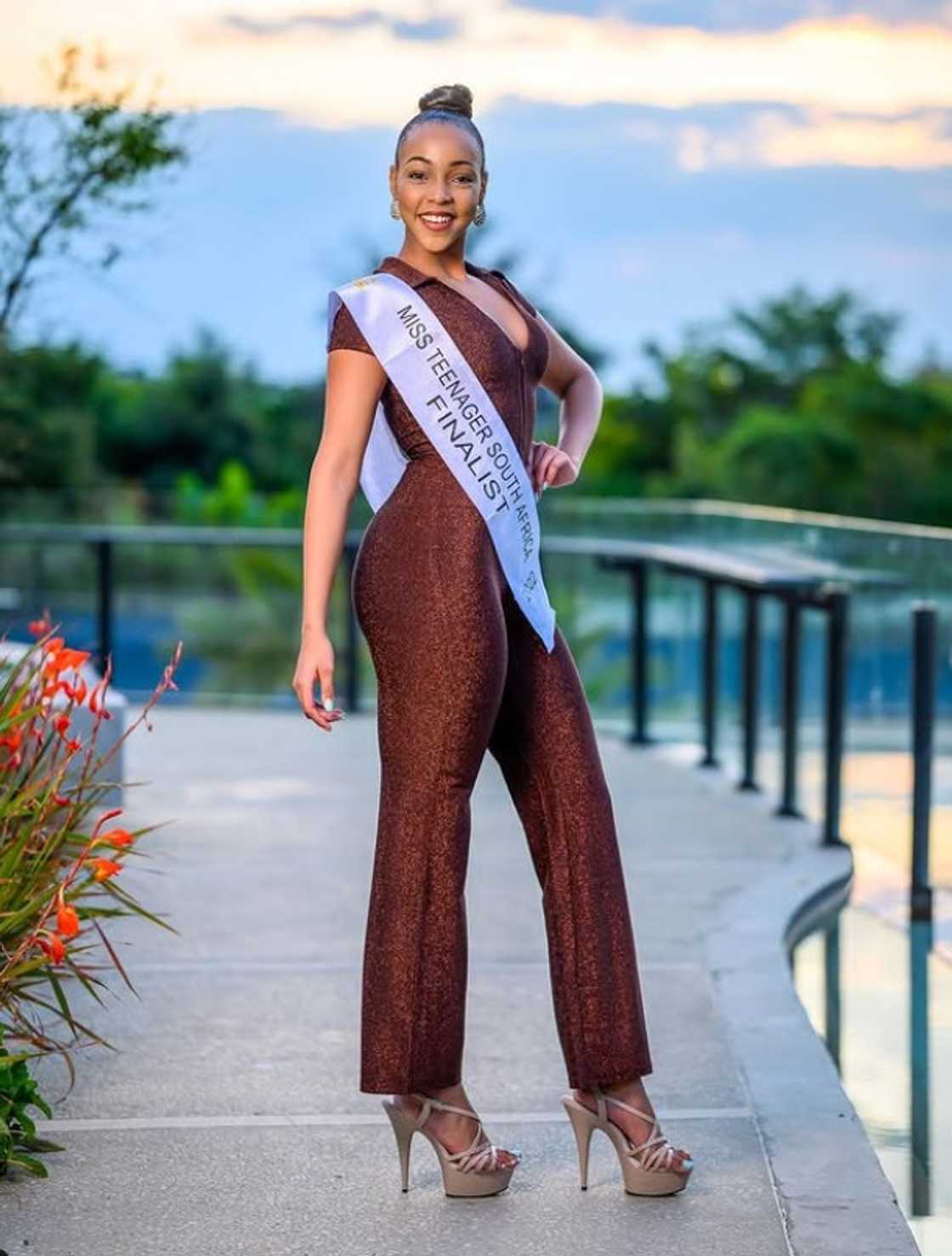 Khanyisile Mahlangu won Miss Teenager South Africa Khanyisile Mahlangu won Miss Teenager South Africa
