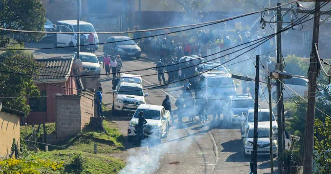 Anti-Zuma Imprisonment, Protests, KwaZulu-Natal, KZN, Jacob Zuma, Estcourt Correctional Services Cente, Pietermaritzburg High Court, Constitutional Court Anti-Zuma Imprisonment, Protests, KwaZulu-Natal, KZN, Jacob Zuma, Estcourt Correctional Services Cente, Pietermaritzburg High Court, Constitutional Court