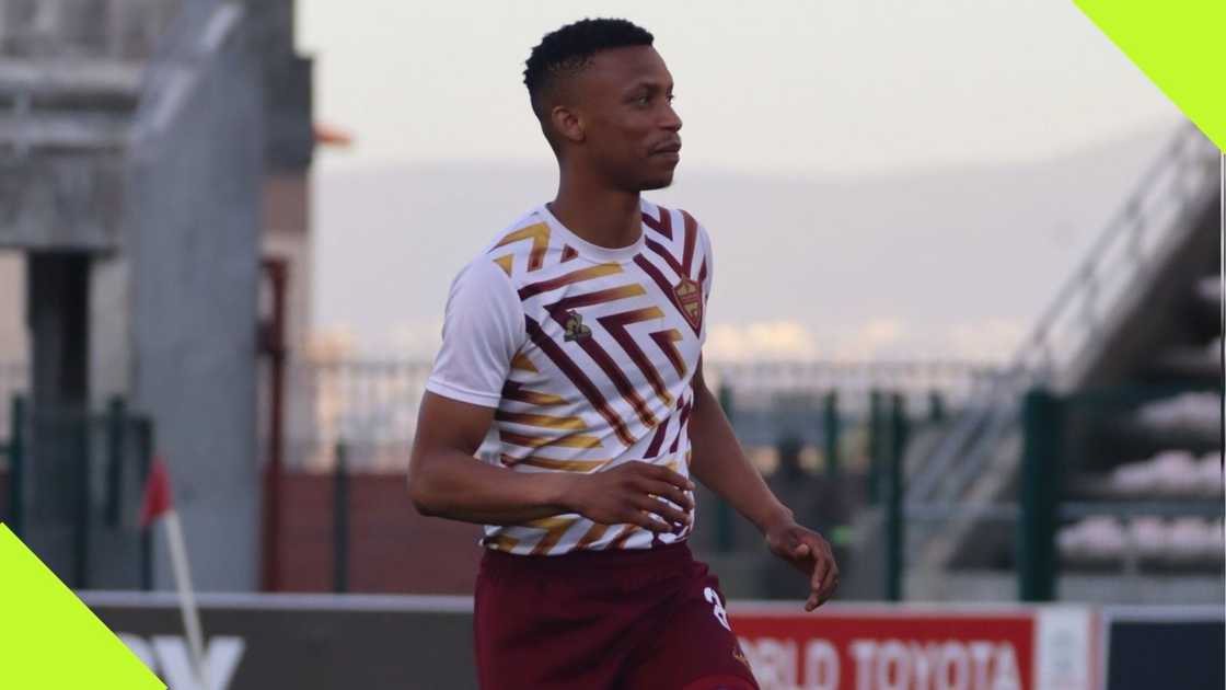 Kaizer Chiefs are said to be interested in signing Sihle Nduli.