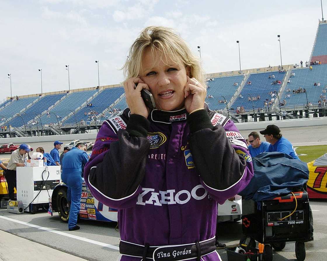 woman race car driver woman race car driver