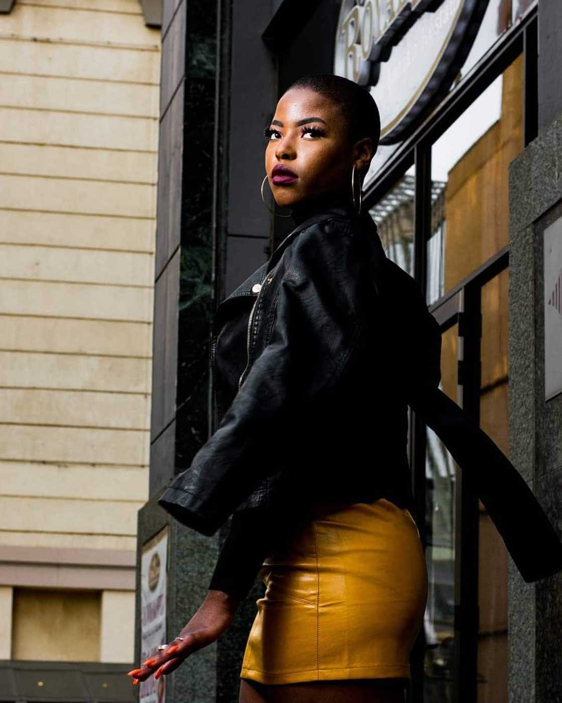 Azana Azana