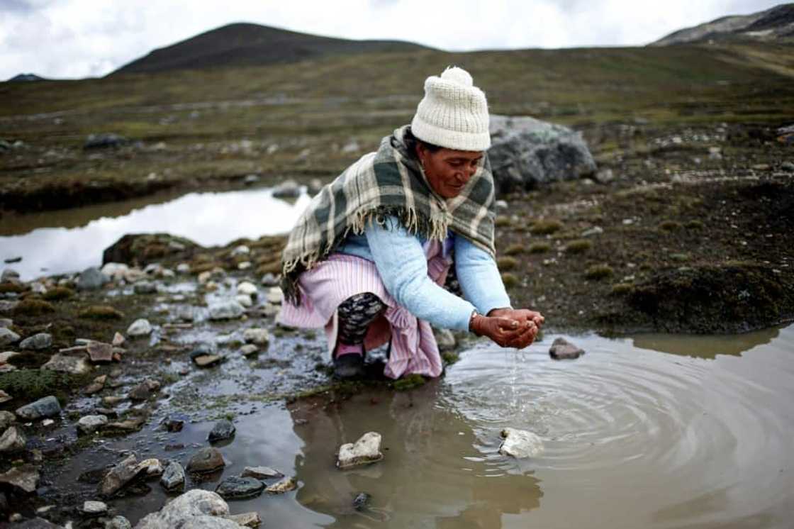 Many farmers are giving up and leaving for the cities Many farmers are giving up and leaving for the cities