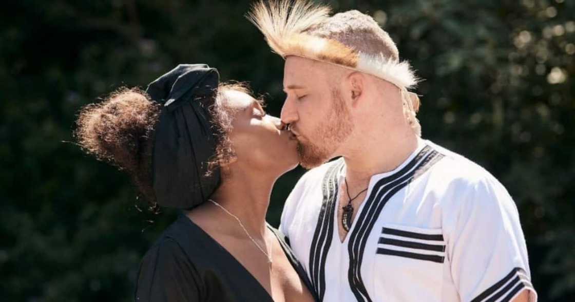 “Only in SA”: Brave Couple Get Married mid Protest, Mzansi Thinks Inappropriate “Only in SA”: Brave Couple Get Married mid Protest, Mzansi Thinks Inappropriate