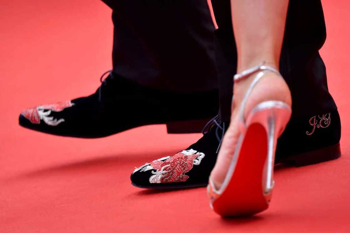 Can you walk in Christian Louboutin's shoes? Can you walk in Christian Louboutin's shoes?