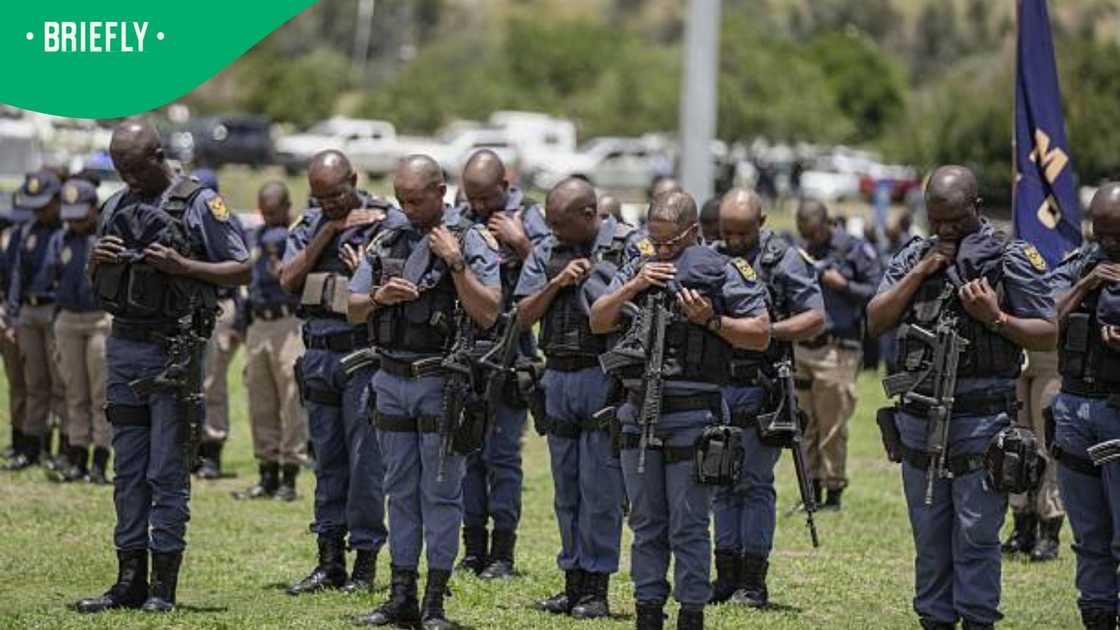 SAPS officers SAPS officers