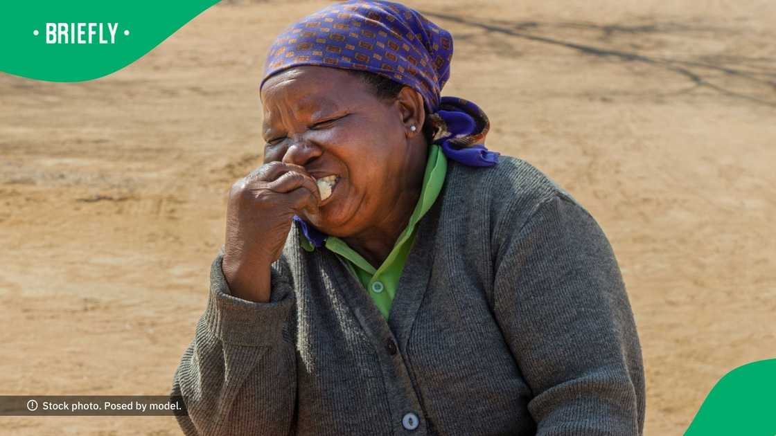 Mzansi relates to woman crashing out after work Mzansi relates to woman crashing out after work