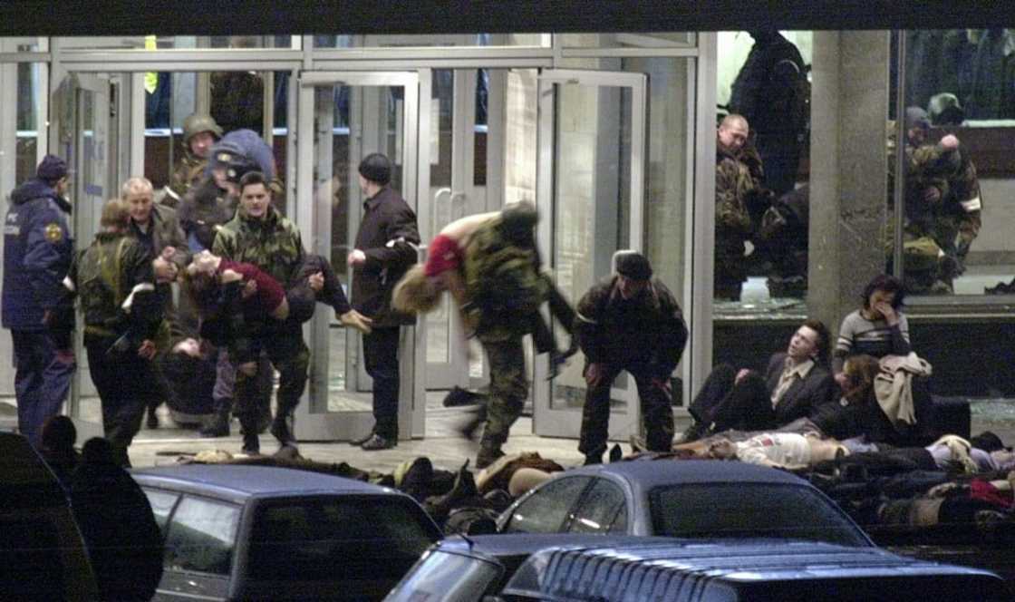 Special forces stormed the Dubrovka theater building in Moscow captured by Chechen militants after three days Special forces stormed the Dubrovka theater building in Moscow captured by Chechen militants after three days