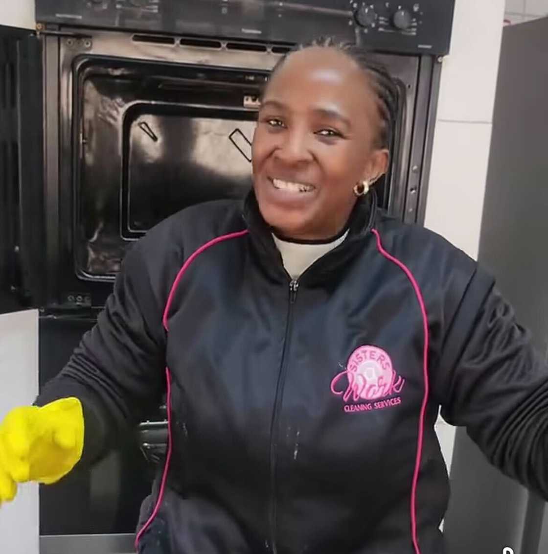 Mbali Nhlapo, a domestic worker, shared her oven cleaning tips in a video. Mbali Nhlapo, a domestic worker, shared her oven cleaning tips in a video.