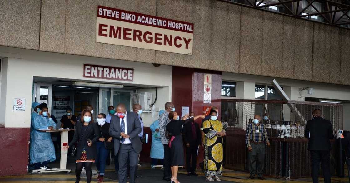 Doctors, steve biko hospital queue for vaccine and denied Doctors, steve biko hospital queue for vaccine and denied