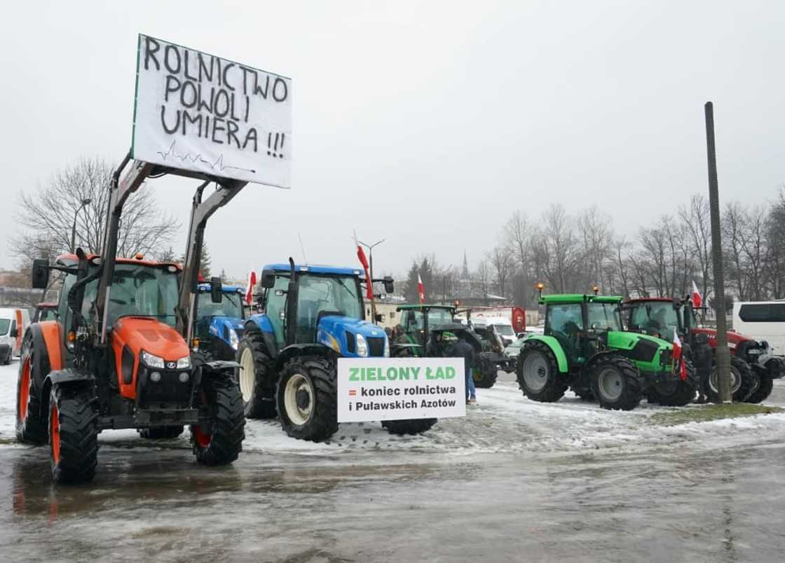 Polish farmers protest against Ukrainian agricultural products. Polish farmers protest against Ukrainian agricultural products.