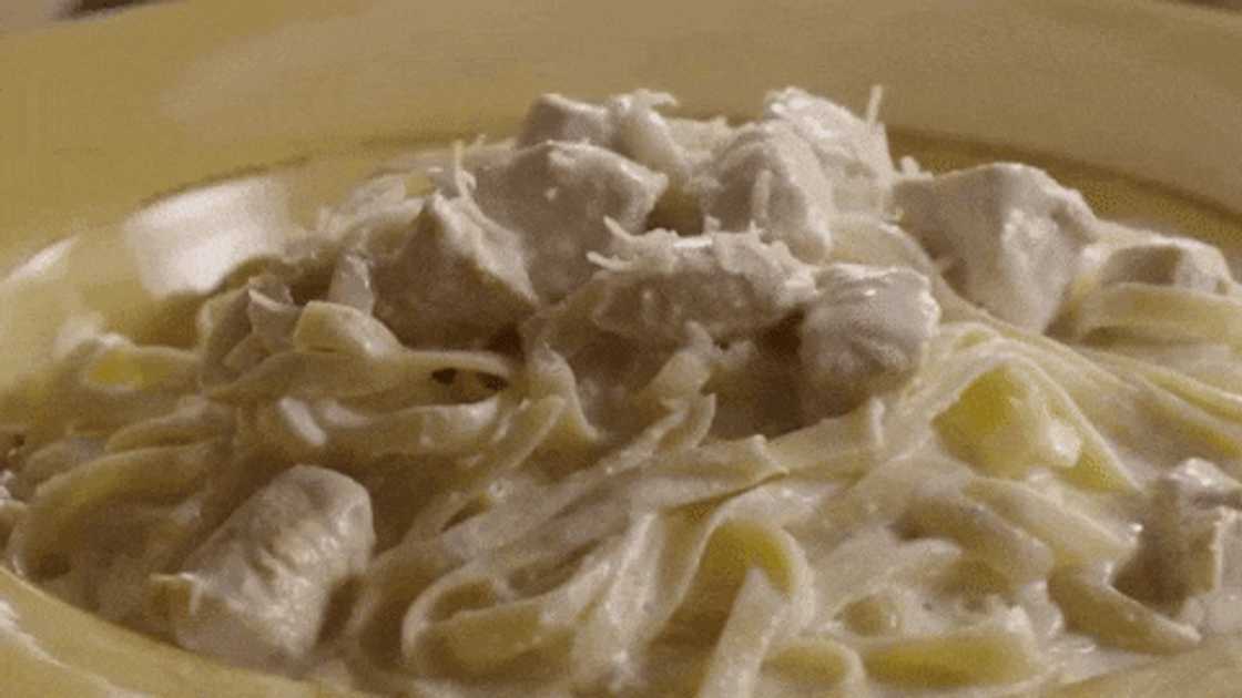Easy Alfredo pasta recipe Easy Alfredo pasta recipe