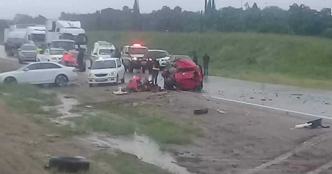 Polokwane, Limpopo, Drakensberg, KwaZulu-Natal, KZN, road safety, head-on collision, accident Polokwane, Limpopo, Drakensberg, KwaZulu-Natal, KZN, road safety, head-on collision, accident