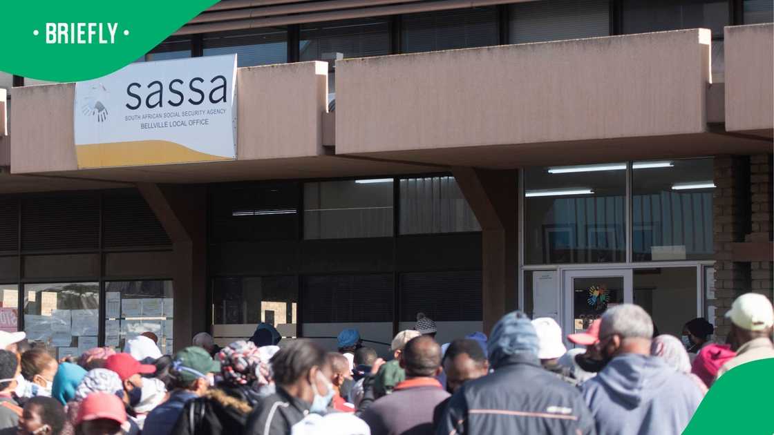 Numerous people queued up at SASSA offices as they sought answers Numerous people queued up at SASSA offices as they sought answers